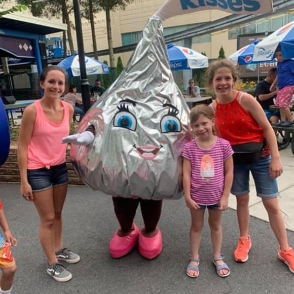 Meet your Posher, Tara - Picture 1 of 1